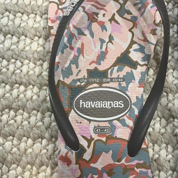 Havaianas Petal Flip Flops - Picture 2 of 3